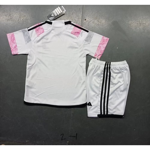 Juventus kläder Barn 2023-24 Bortatröja Kortärmad (+ korta byxor) Juventus kläder Barn 2023-24 Bortatröja Kortärmad (+ korta byxor)